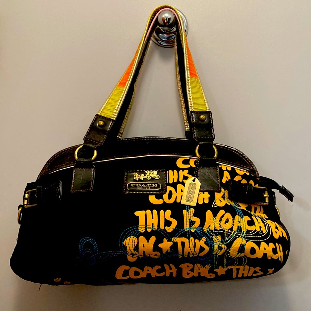 This is my Coach bag. It’s from a limited run. It’s me in a nutshell💃🏽